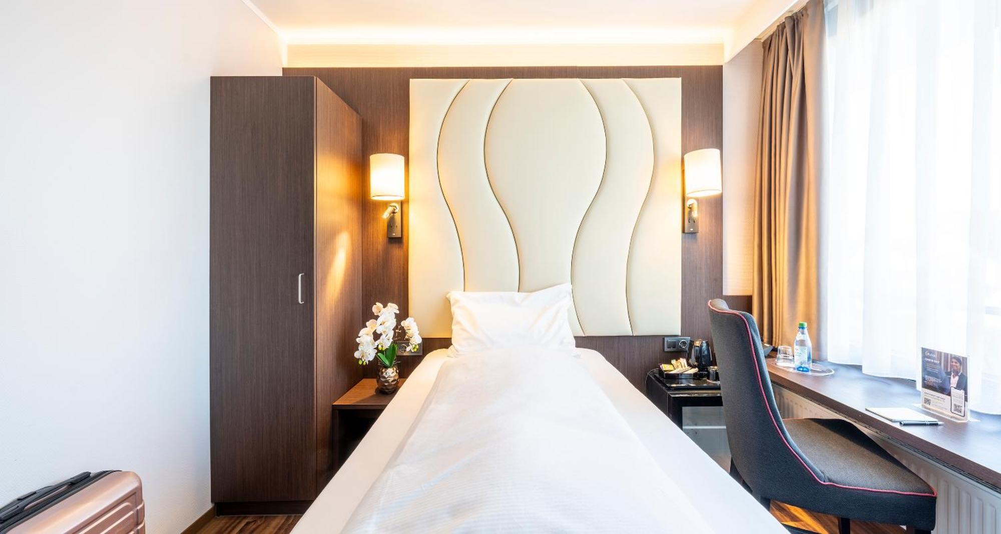 Plaza Hotel Foehr Am Bodensee ฟรีดริชส์ฮาเฟน ภายนอก รูปภาพ