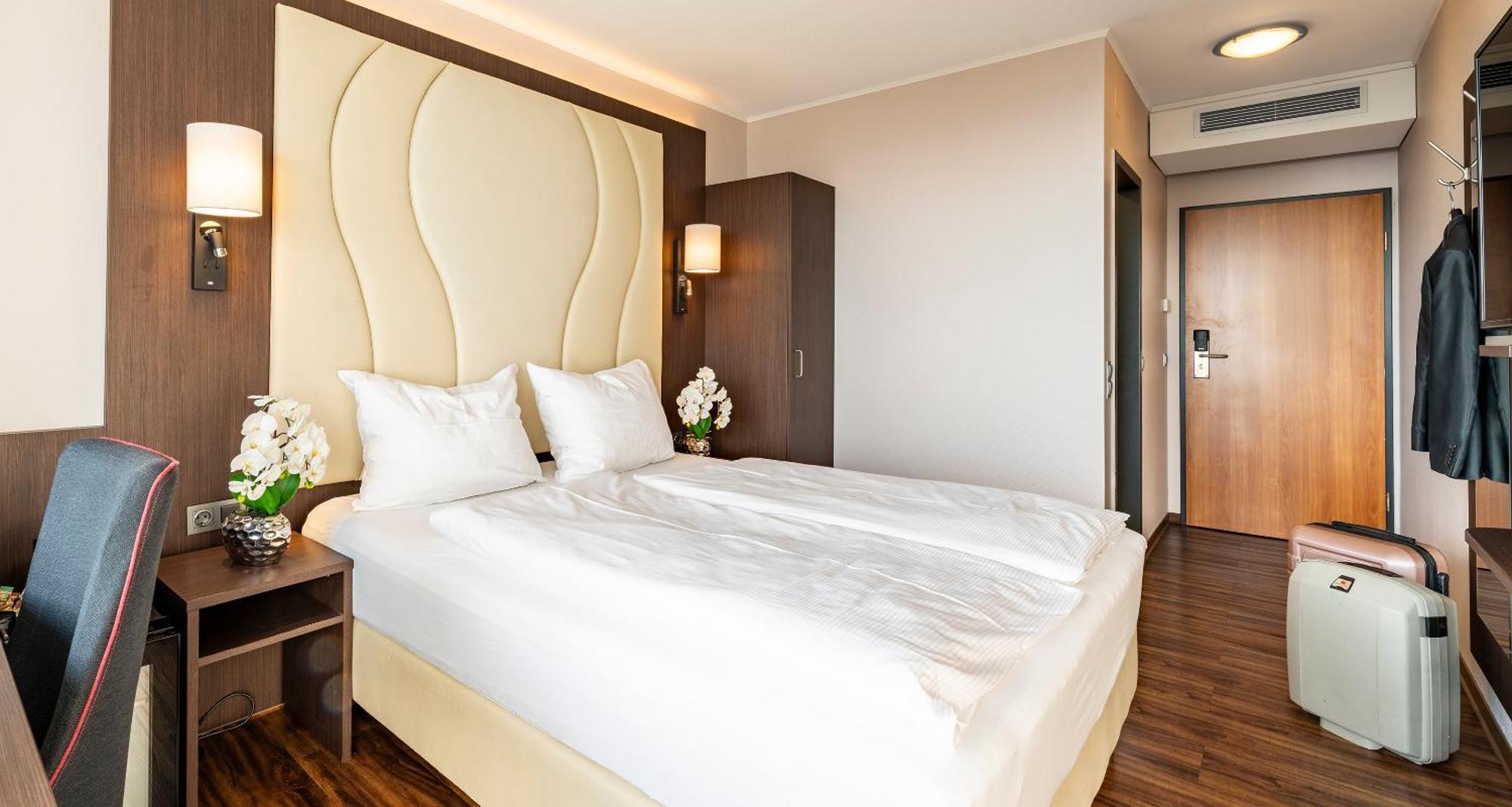 Plaza Hotel Foehr Am Bodensee ฟรีดริชส์ฮาเฟน ภายนอก รูปภาพ