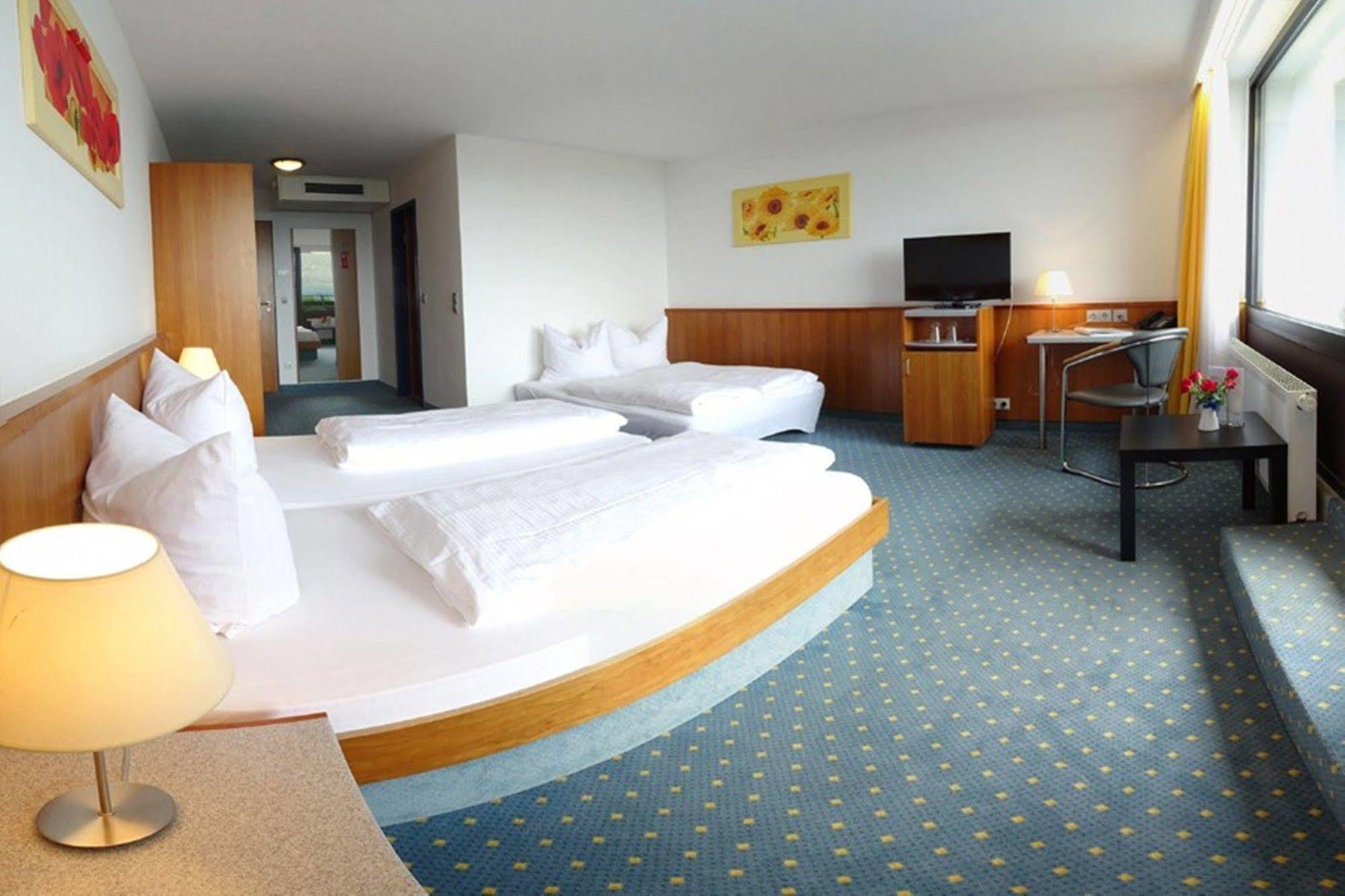 Plaza Hotel Foehr Am Bodensee ฟรีดริชส์ฮาเฟน ภายนอก รูปภาพ